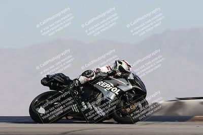 media/Dec-01-2025-Moto Forza (Mon) [[2daa91e15f]]/2-Intermediate Group/Session 2 Turn 9 Entry/